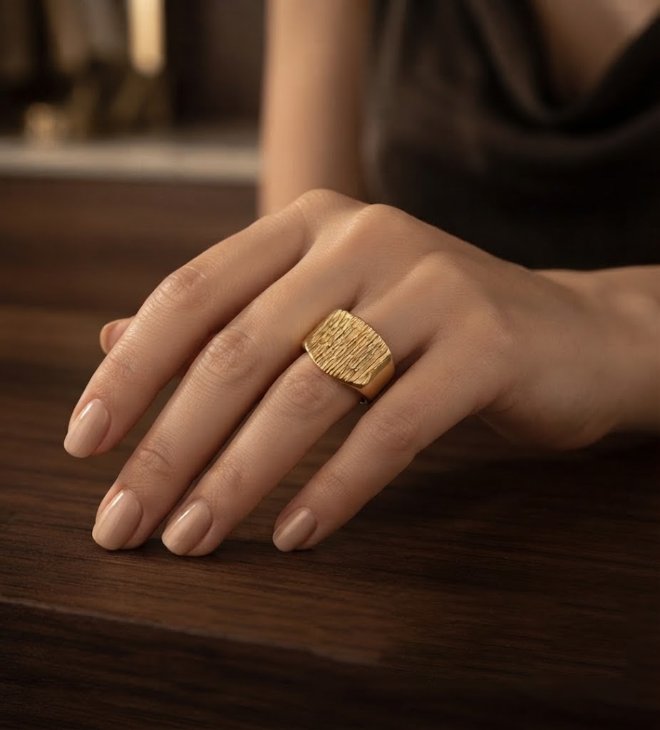 Gold Bar Ring - Image 2